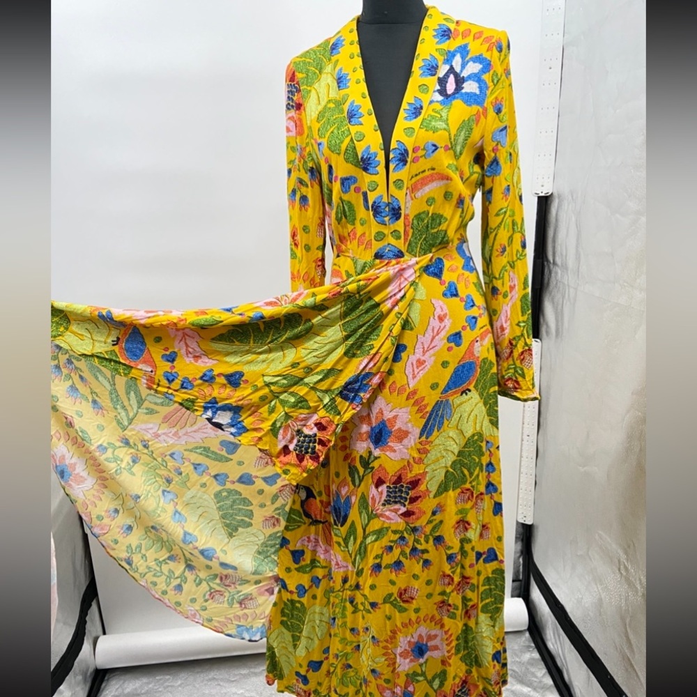 NWOT FARM Rio Summer Garden Maxi Yellow Plunging V-neck Long Sleeves dress Sz L - Picture 6 of 16